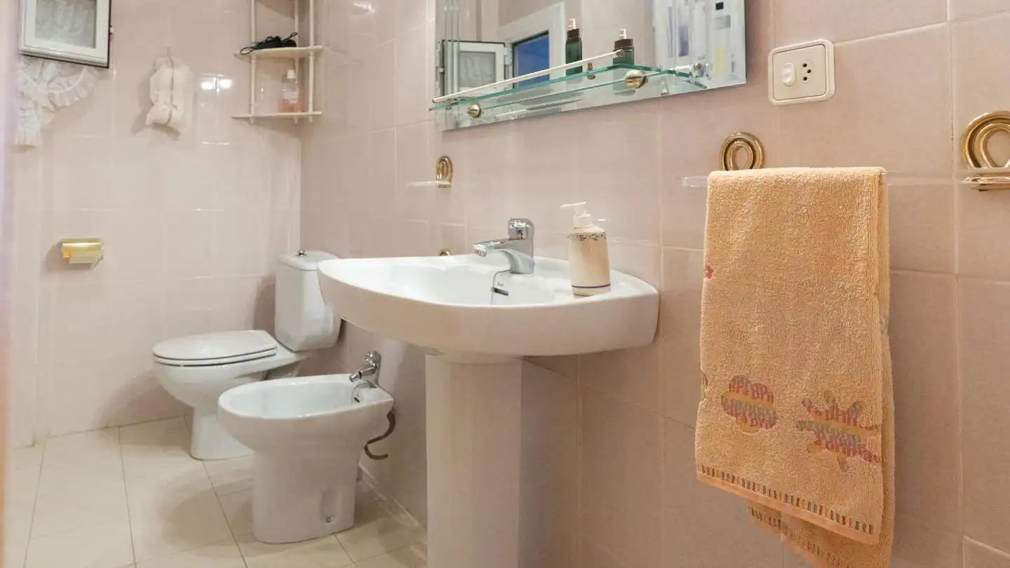 Baño de Casa adosada en venta en Santa Pola con Terraza, Piscina y Amueblado