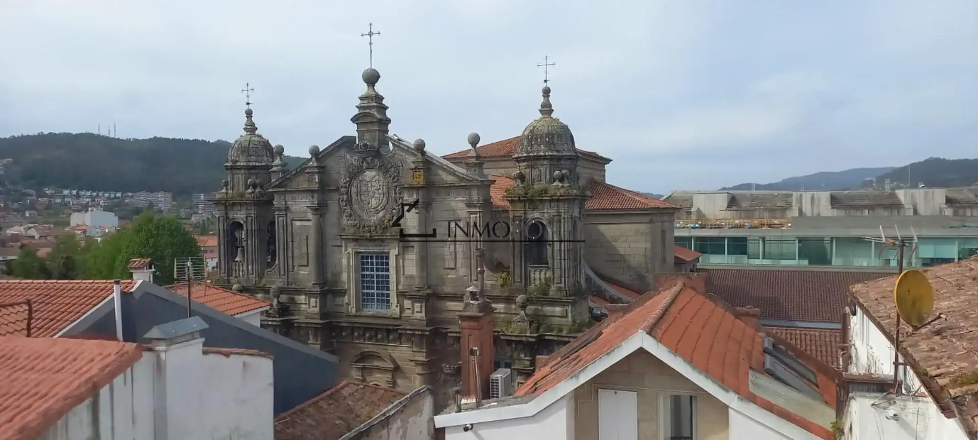 Vista exterior de Pis en venda en Pontevedra Capital 