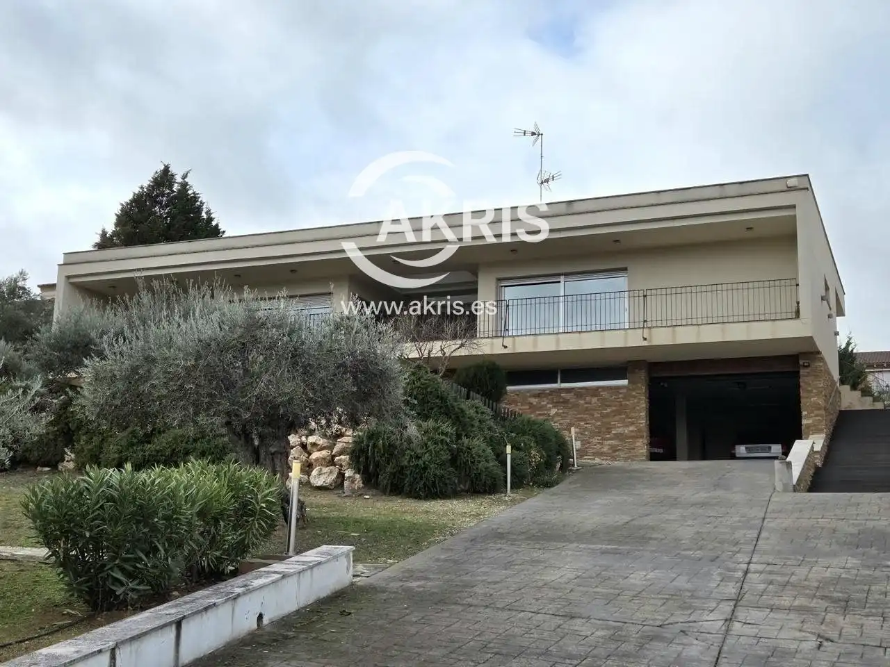 Houses for sale in Calle Monasterio Santa María la Real, Los Cigarrales-La Bastida