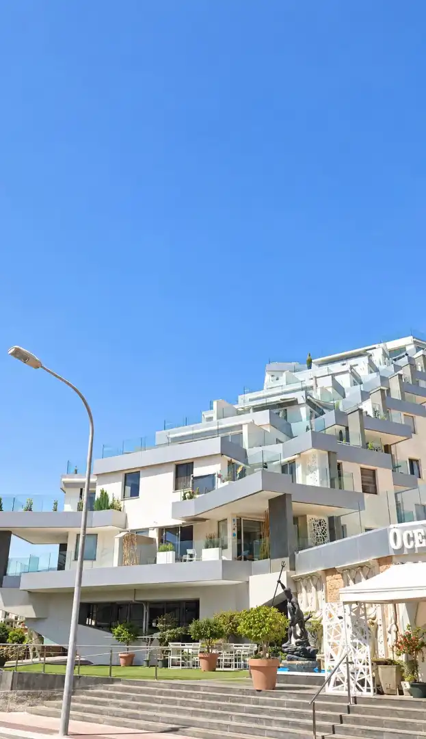 Appartement compact avec piscine à vendre à Avenida Adeje 300 46a