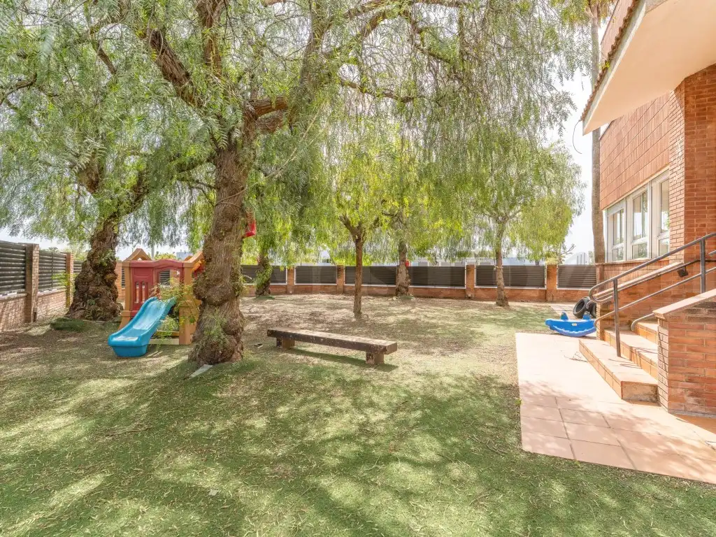 Garden of Commercial properties for sale in Cambrils