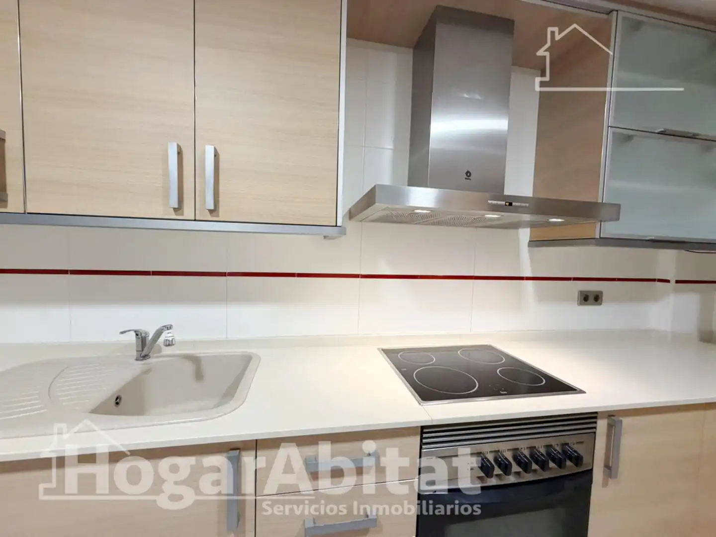 Cuina de Casa adosada en venda en Sagunto / Sagunt amb Aire condicionat, Jardí privat i Terrassa