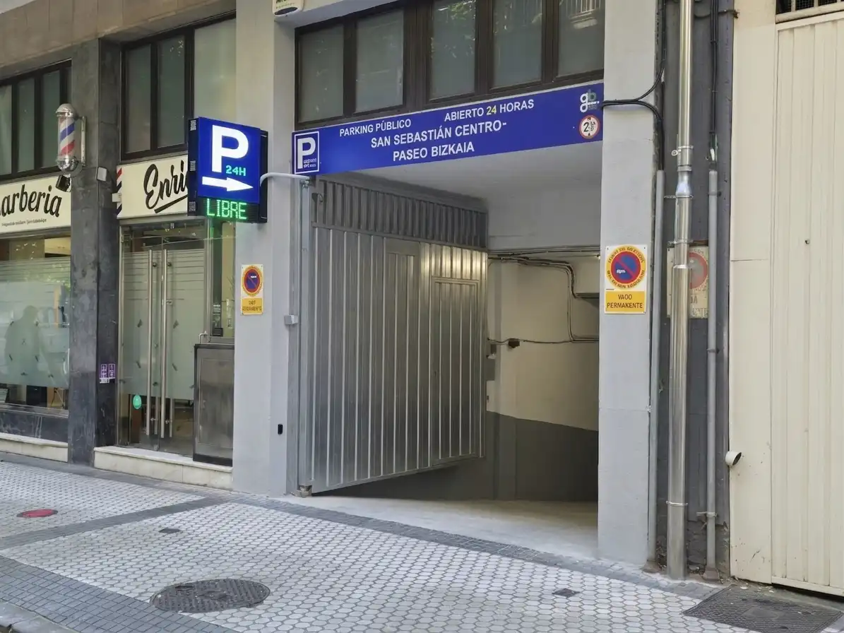 Parkplatz von Garage zur Miete in Donostia - San Sebastián  mit Alarm