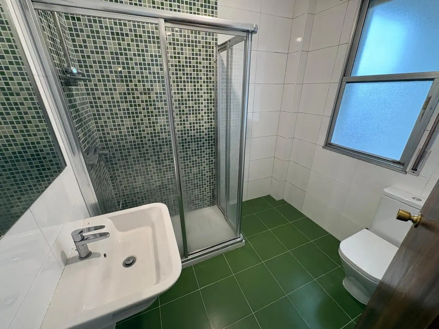 Bathroom of Flat for sale in Cangas 