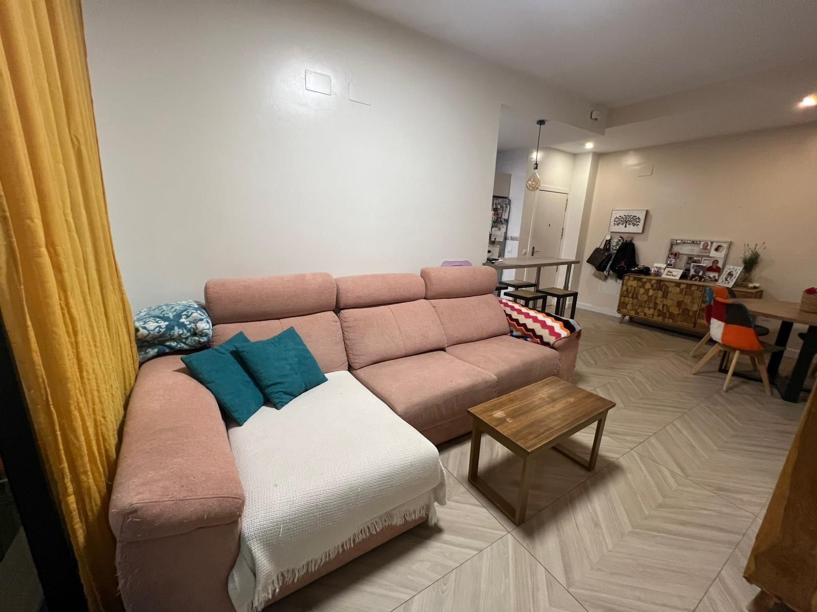 Sala d'estar de Àtic en venda en Dos Hermanas amb Balcó