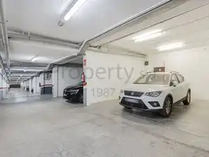 Parking de Casa adosada en venta en Sant Cugat del Vallès con Aire acondicionado, Calefacción y Jardín privado