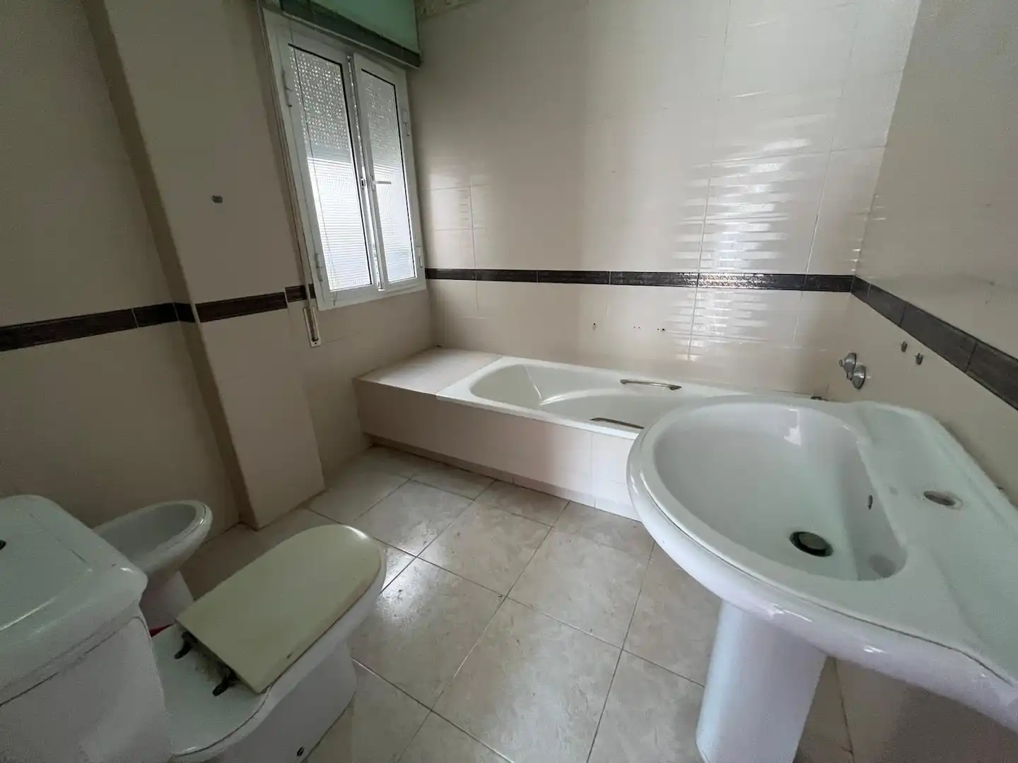 Bathroom of Flat for sale in Alhaurín El Grande  with Terrace, Storage room and Balcony