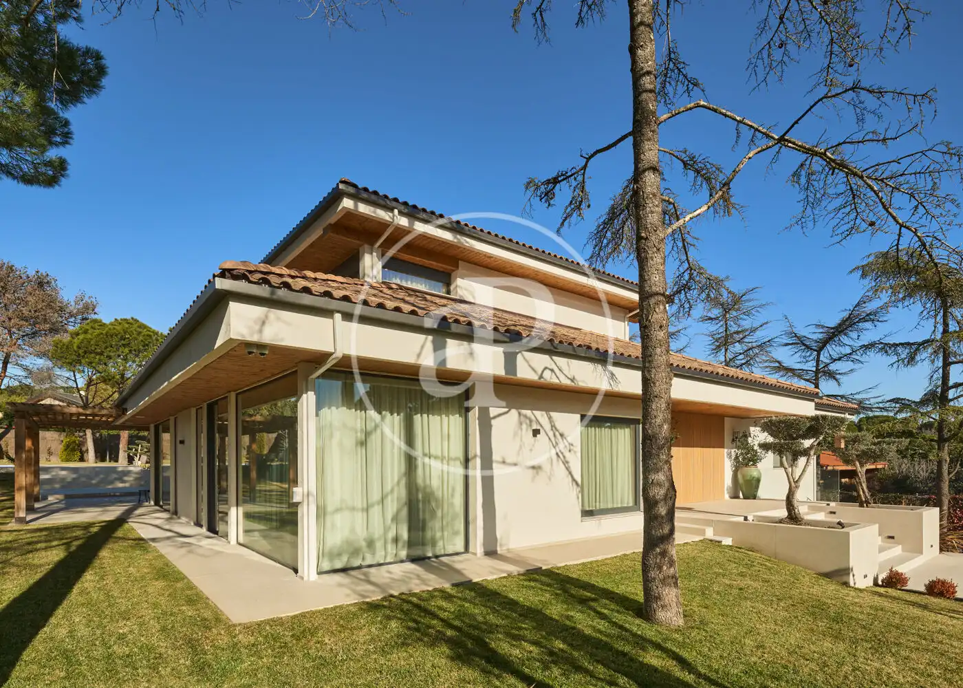 Vista exterior de Casa o xalet en venda en Boadilla del Monte amb Aire condicionat, Calefacció i Jardí privat