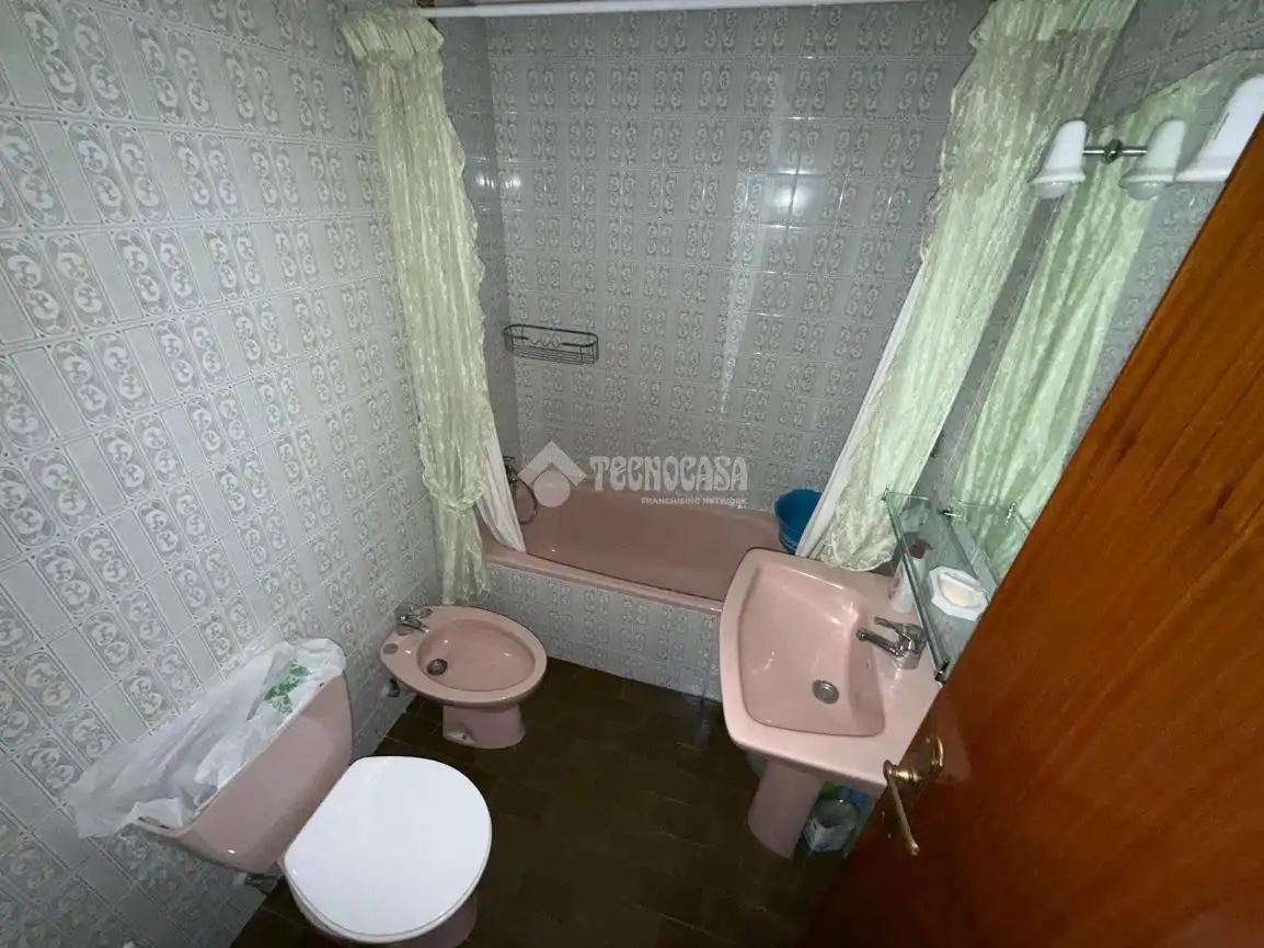 Baño de Piso en venta en Zaragoza con Calefacción y Balcón