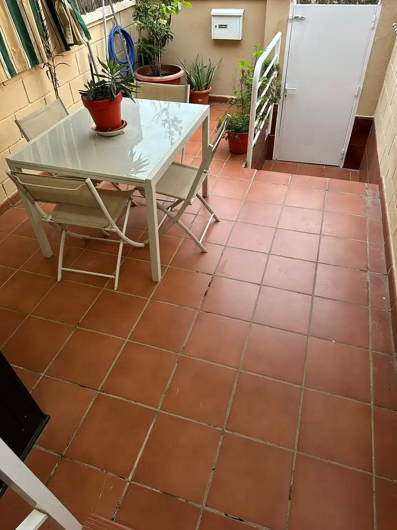 Terrace of Detached homes for rent in Algeciras  with Furnished