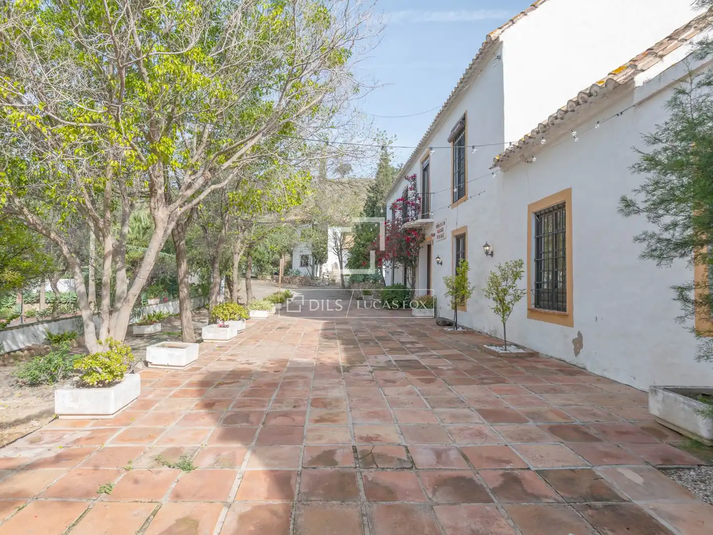 Vista exterior de Finca rústica en venda en Málaga amb Jardí privat, Terrassa i Piscina