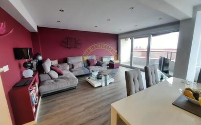 Living room of Flat for sale in Vigo   with Heating and Terrace