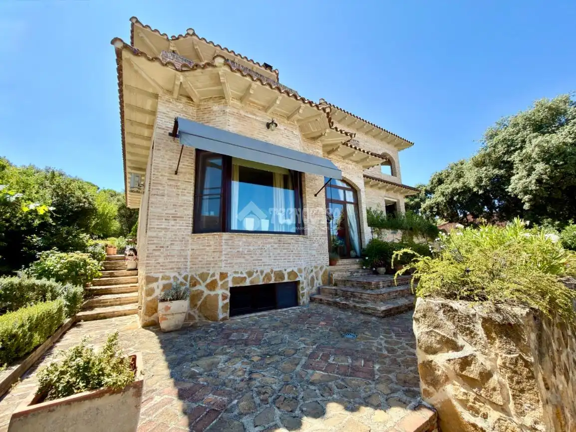 Vista exterior de Casa o xalet en venda en Valdeaveruelo amb Aire condicionat, Calefacció i Terrassa