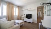 Living room of Flat to rent in  Madrid Capital  with Air Conditioner and Balcony