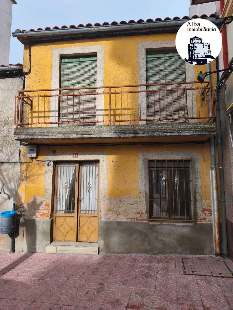 Außenansicht von Country house zum verkauf in Alba de Tormes mit Balkon