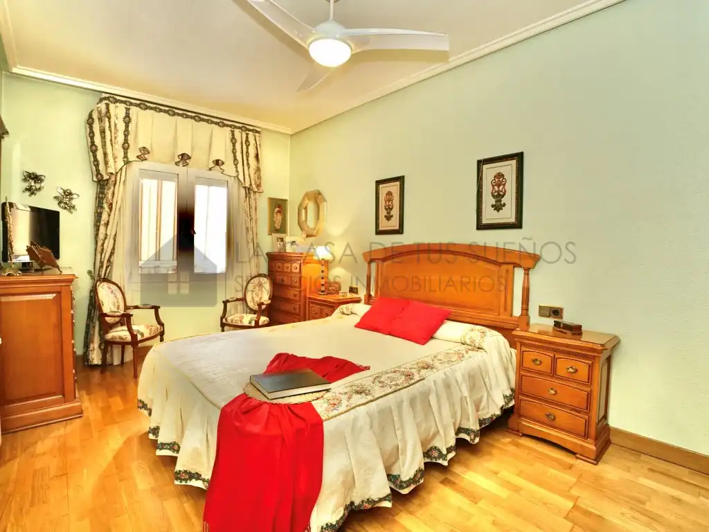 Habitación de Casa o chalet en venta en Novelda