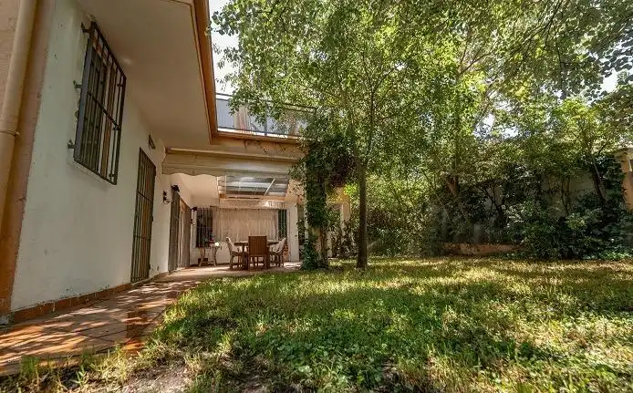 Jardín de Casa o chalet en venta en Cáceres con Calefacción, Jardín privado y Parquet