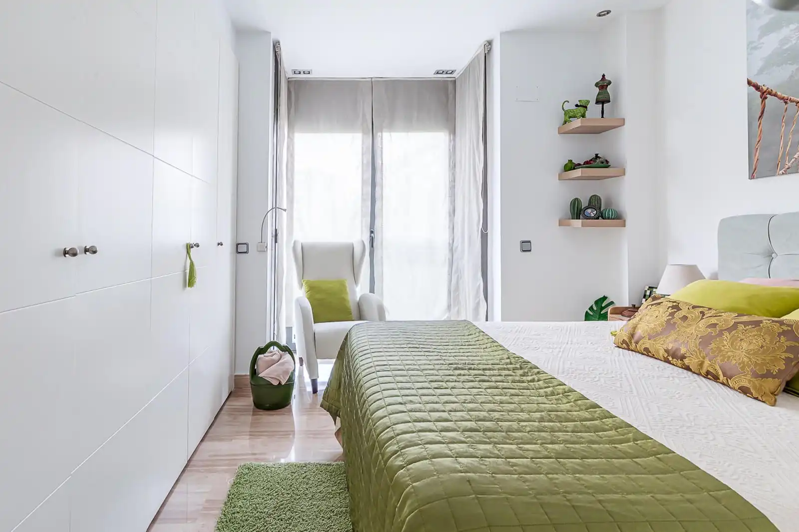 Bedroom of Flat for rent in Madrid  with Air Conditioner, Private garden and Swimming Pool