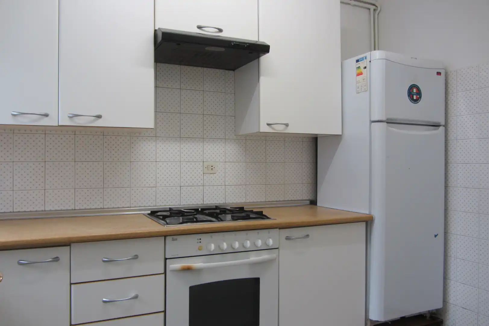 Cuina de Pis en venda en Girona amb Calefacció, Terrassa i Moblat