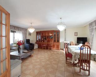 Living room of Single-family semi-detached for sale in Burgos Capital  with Private garden