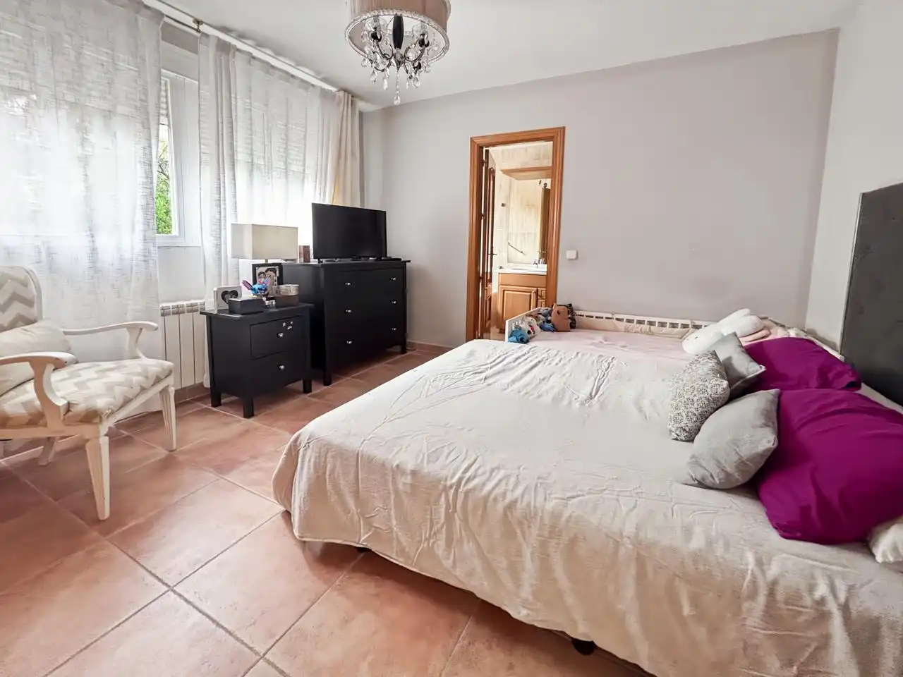 Dormitori de Casa o xalet en venda en Collado Mediano amb Aire condicionat, Terrassa i Piscina comunitària