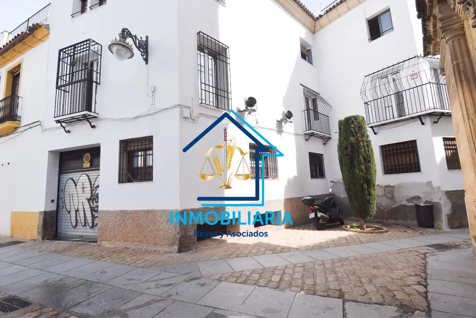 Vista exterior de Pis en venda en Córdoba amb Aire condicionat, Calefacció i Balcó