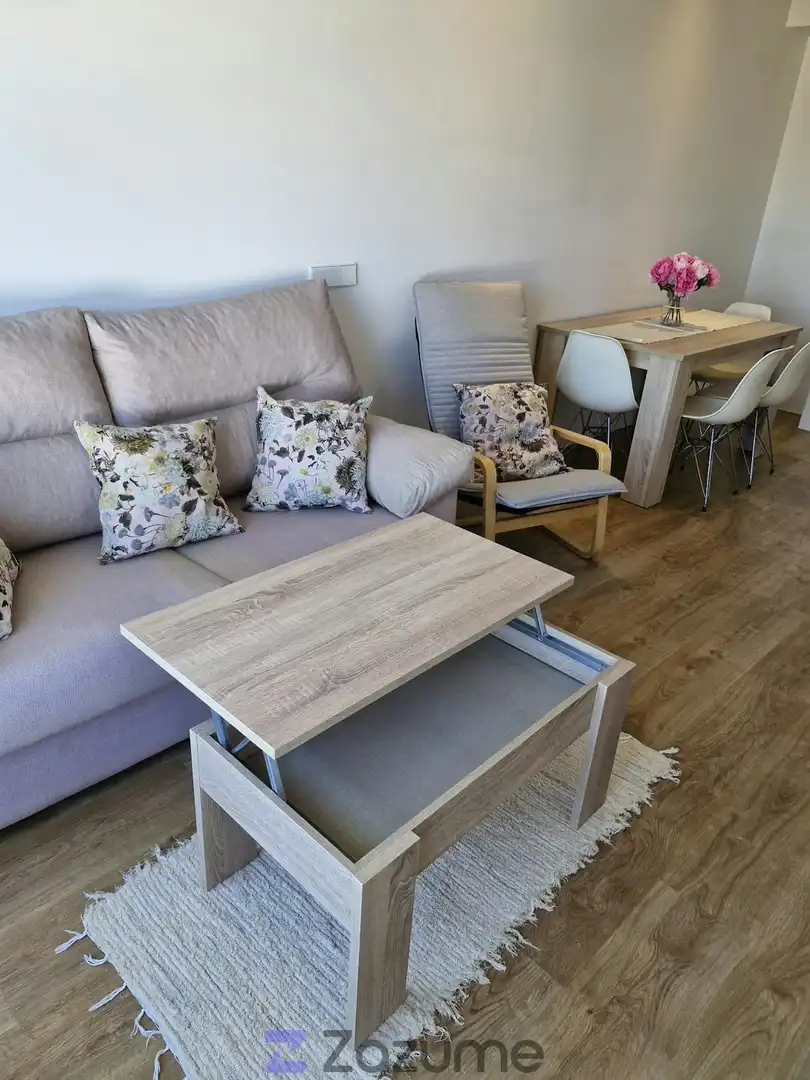 Flat with terrace to rent in P.º de Fernández Jara, imagen 2