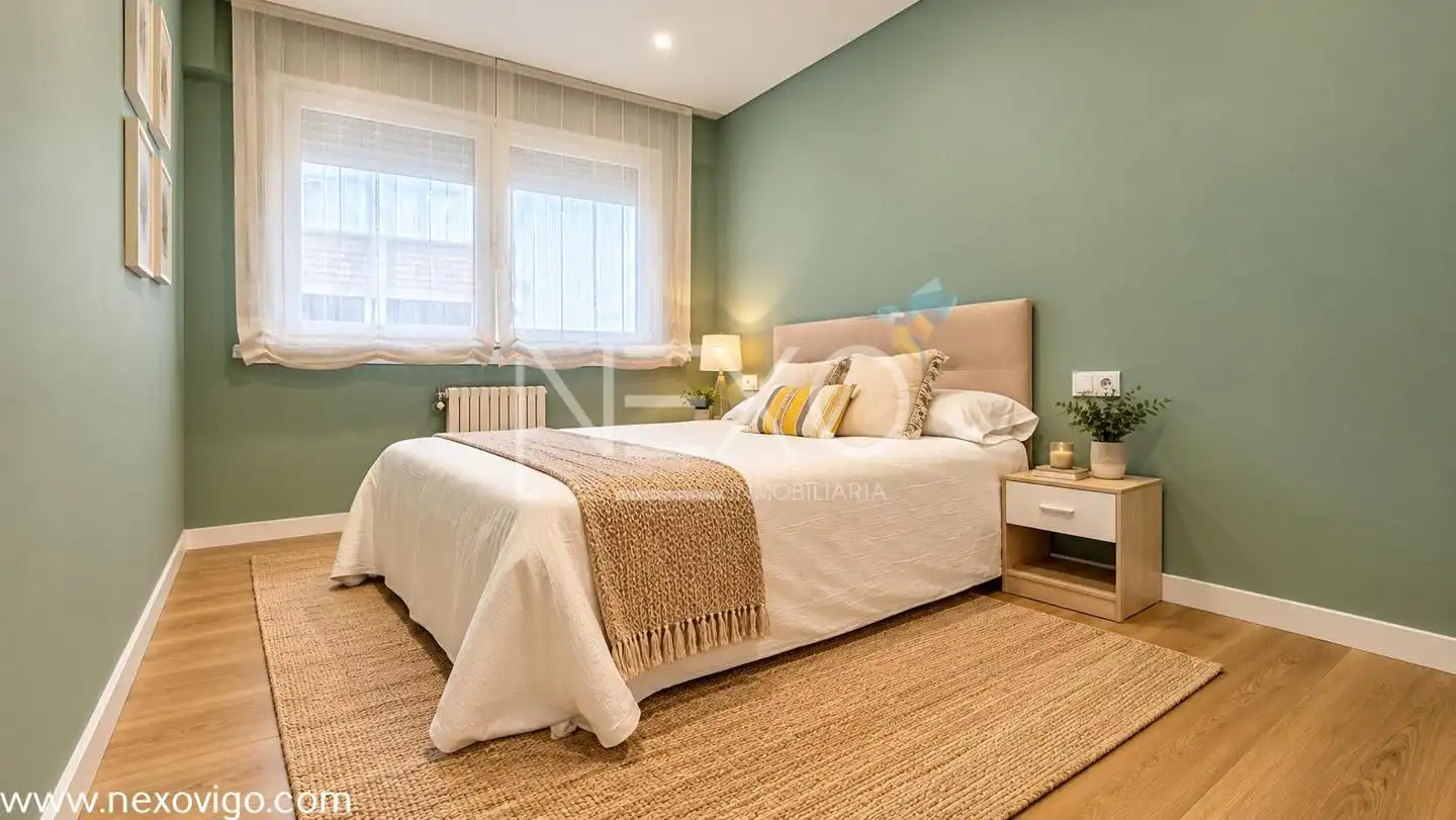 Habitación de Piso en venta en Vigo  con Calefacción, Trastero y Amueblado