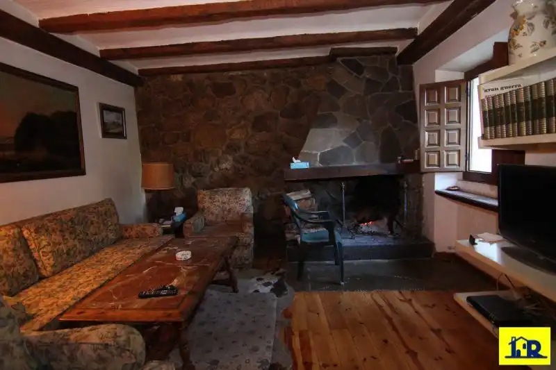 Sala d'estar de Finca rústica en venda en Hoyo de Manzanares amb Terrassa