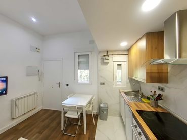 Flat to rent in Calle de la Sombrerería