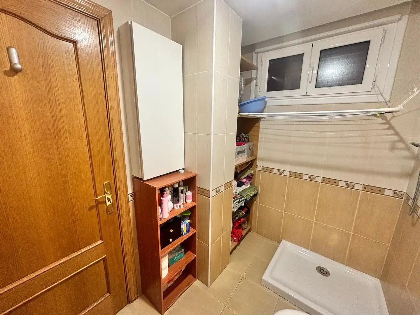 Baño de Piso en venta en Oviedo  con Calefacción, Parquet y Trastero