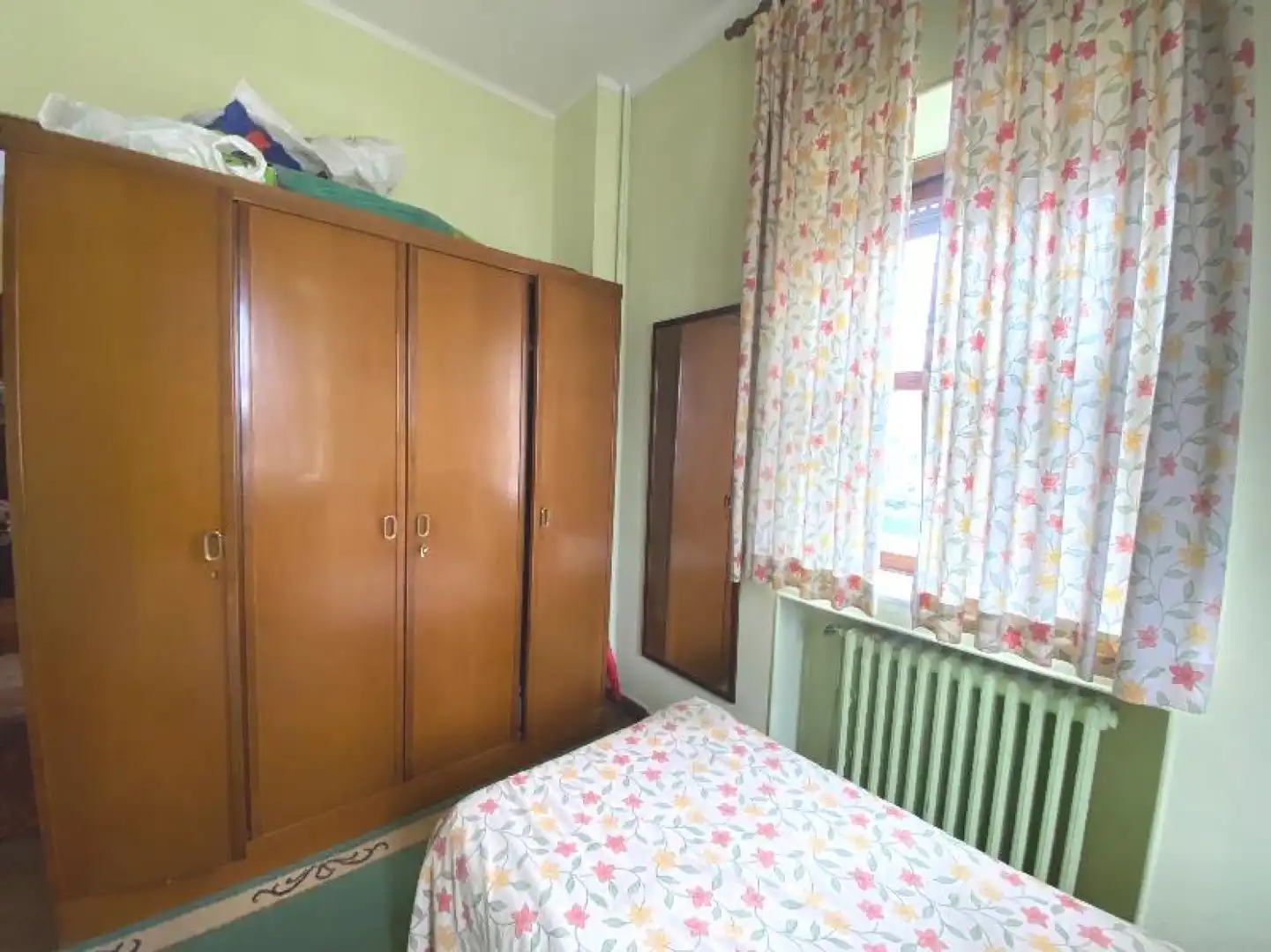 Habitación de Casa o chalet en venta en Torrelavega  con Calefacción, Trastero y Balcón