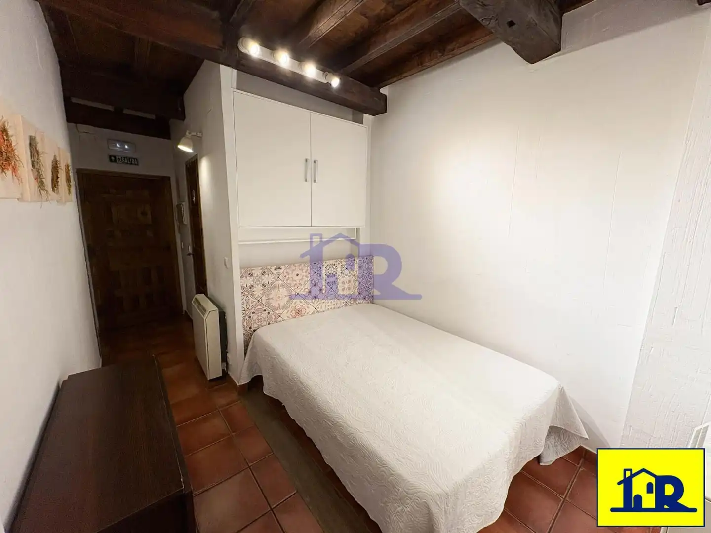 Habitación de Piso de alquiler en Cuenca con Calefacción, Terraza y Amueblado