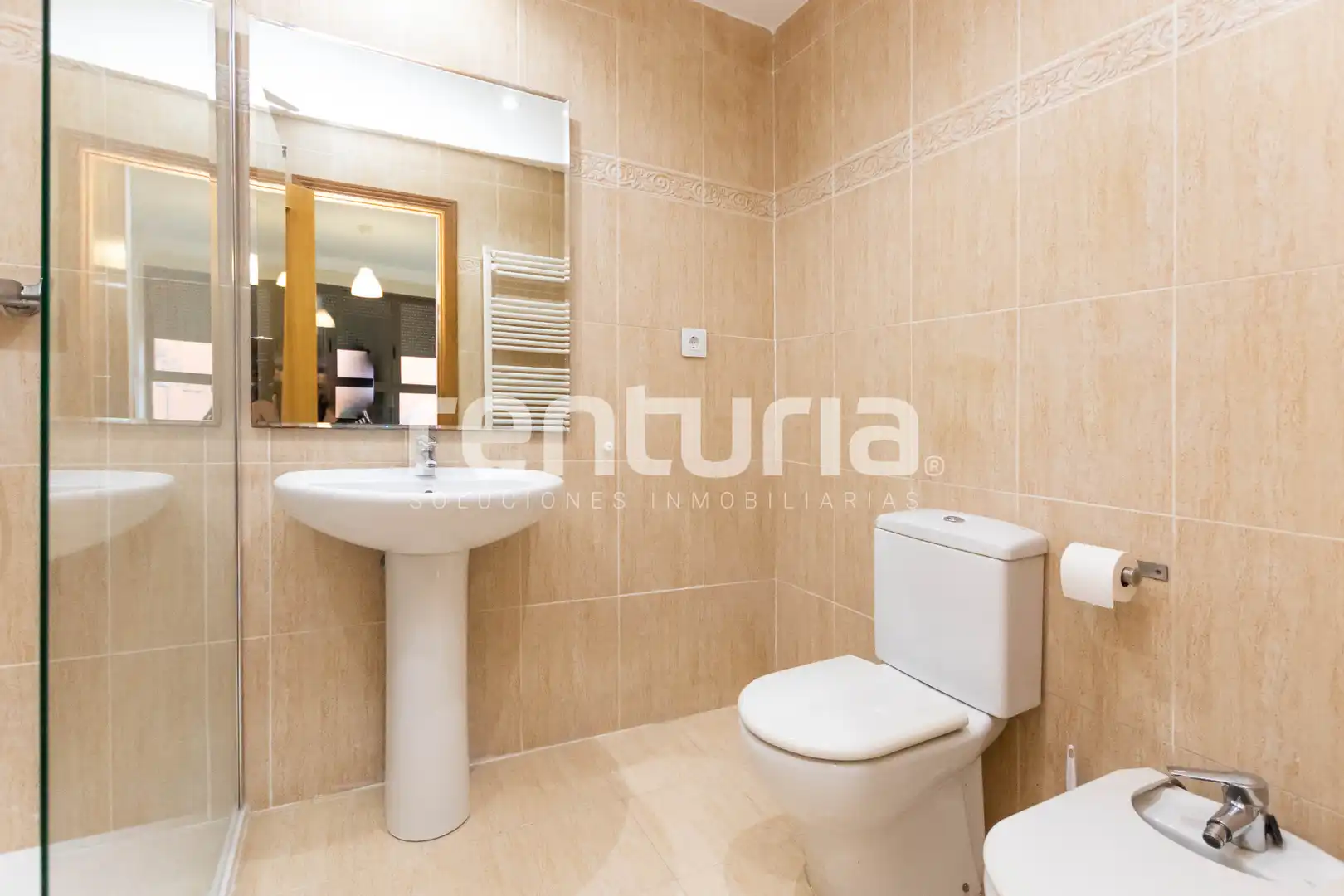 Baño de Piso en venta en Valencia con Aire acondicionado, Calefacción y Jardín privado