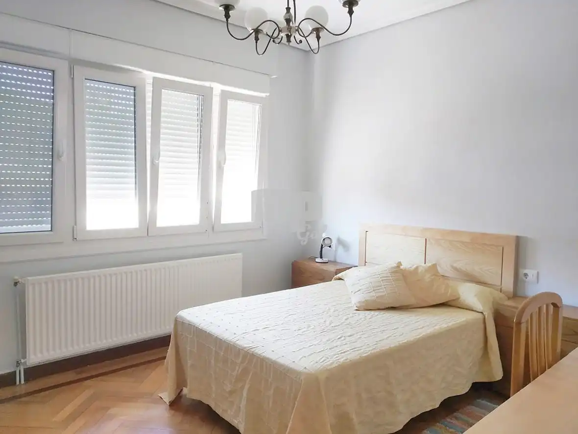 Schlafzimmer von Gebäude zum Verkauf in Vigo 