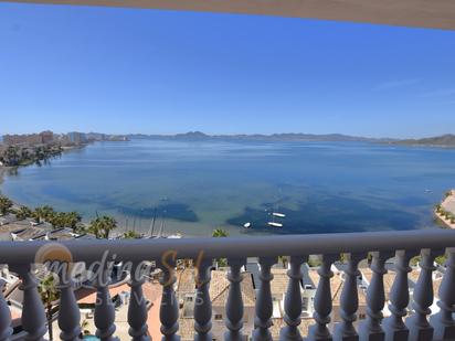 Vista exterior de Àtic en venda en La Manga del Mar Menor amb Terrassa, Piscina i Moblat