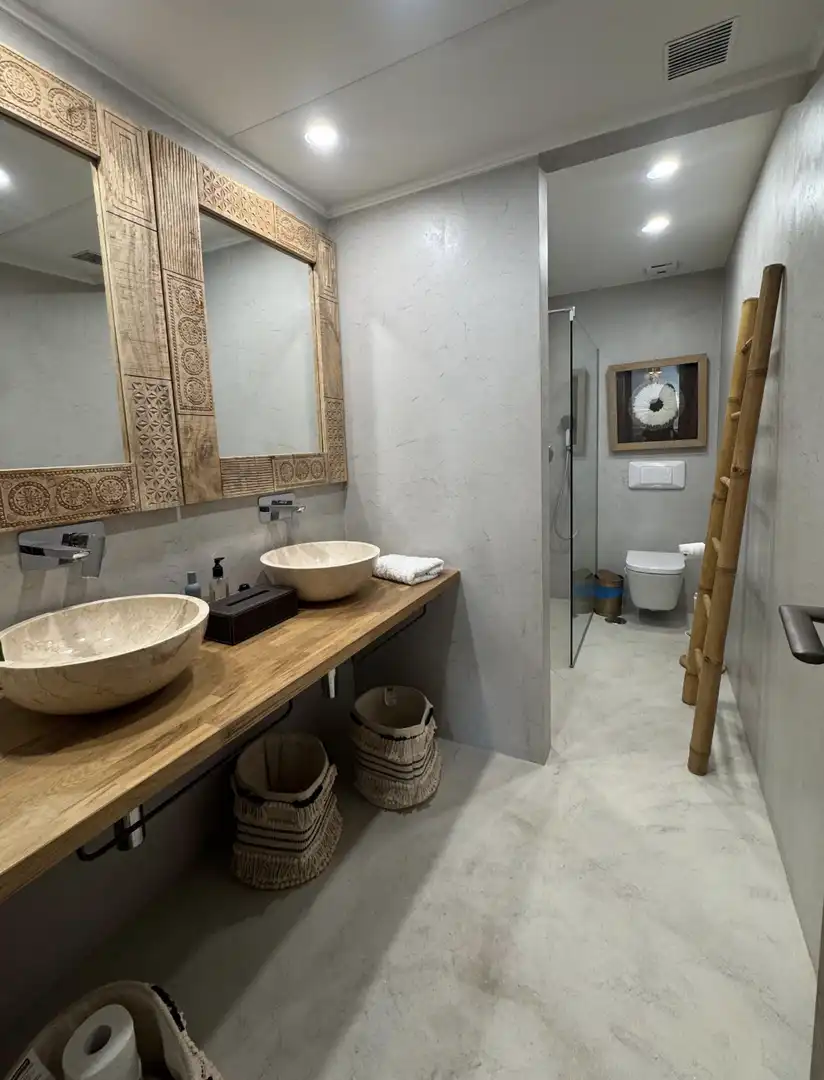 Bany de Apartament de lloguer en Marbella amb Aire condicionat, Piscina i Moblat