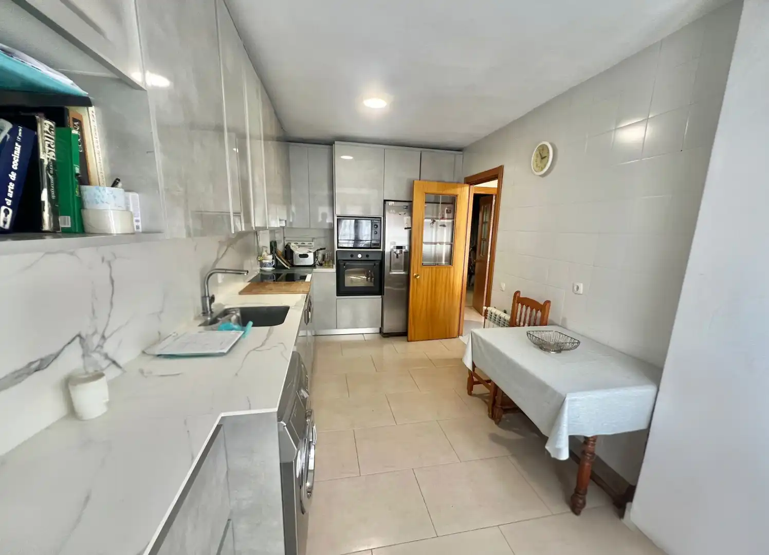 Cocina de Casa adosada en venta en Madrid con Aire acondicionado, Calefacción y Jardín privado
