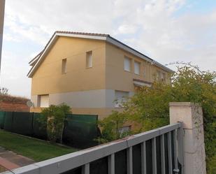 Exterior view of Single-family semi-detached for sale in Cabanillas del Campo  with Heating, Parquet flooring and Balcony