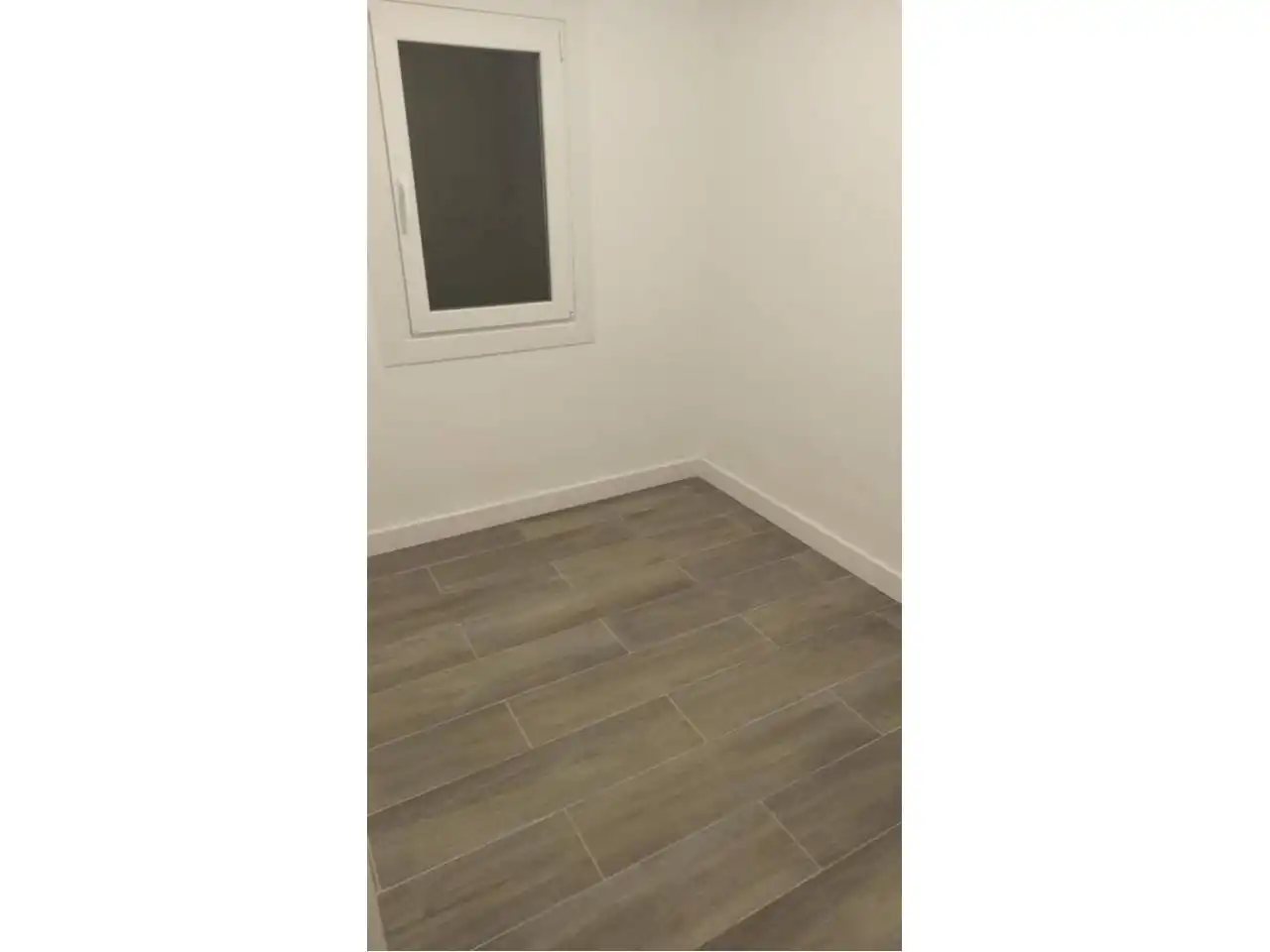 Schlafzimmer von Wohnung zum Verkauf in Cerdanyola del Vallès mit Klimaanlage und Balkon