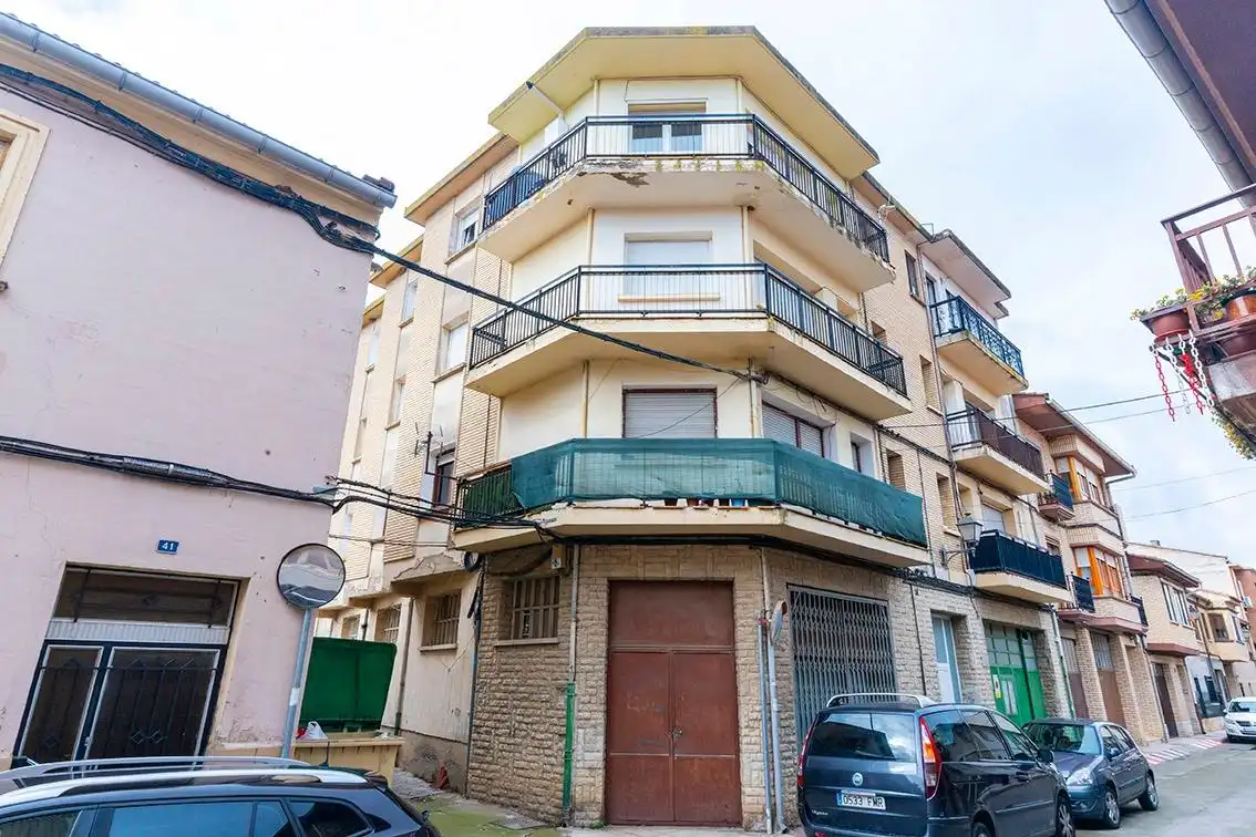 Vista exterior de Local en venta en Marcilla