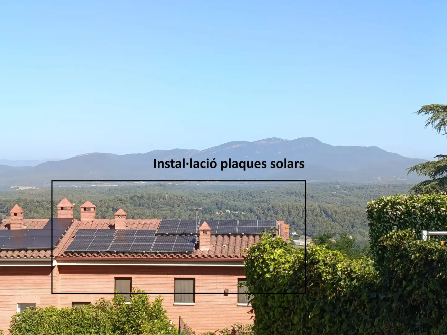 Vista exterior de Casa adosada en venda en Girona amb Aire condicionat, Calefacció i Jardí privat