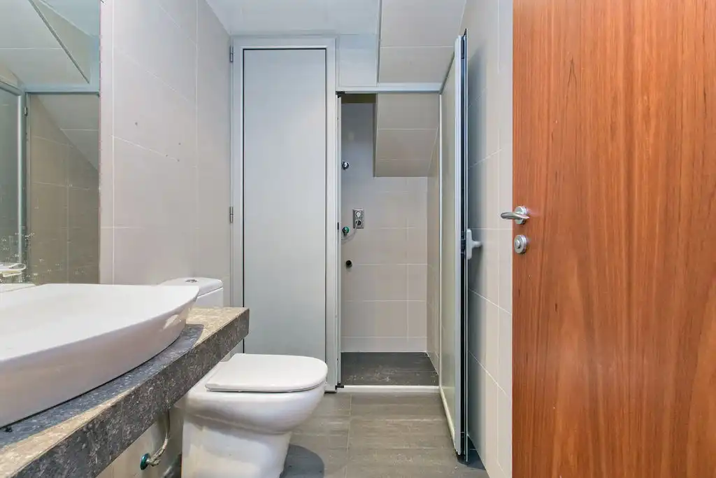 Bathroom of Duplexes for sale in Barcelona