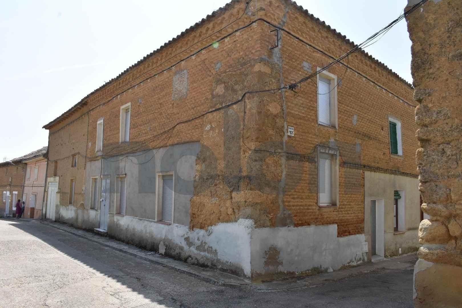 Vista exterior de Casa adosada en venda en Villacid de Campos amb Calefacció
