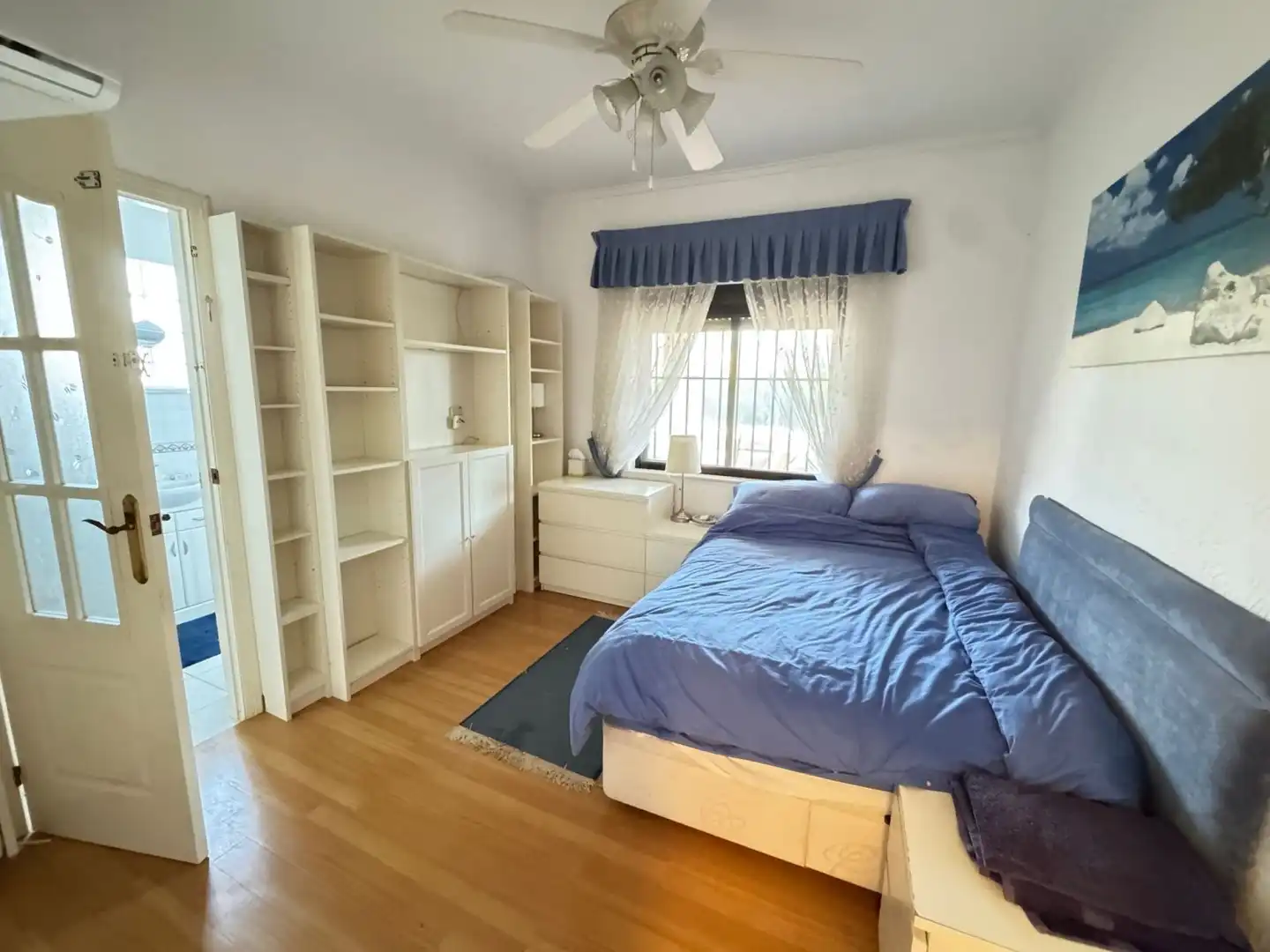 Dormitori de Casa o xalet en venda en Orihuela amb Aire condicionat i Jardí privat