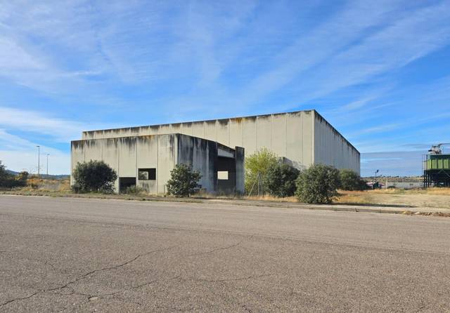 Nave industrial en Venta en Calle Calle Polígono de la Dehesilla en Trujillo