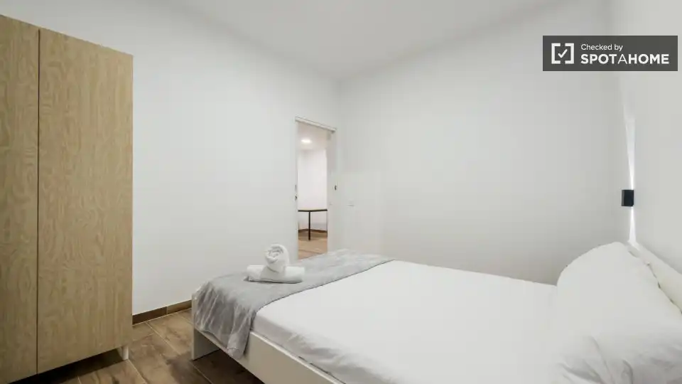Habitació a Sant Pere, Sta. Caterina i la Ribera