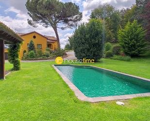 Swimming pool of Country house for sale in Sant Quirze Safaja