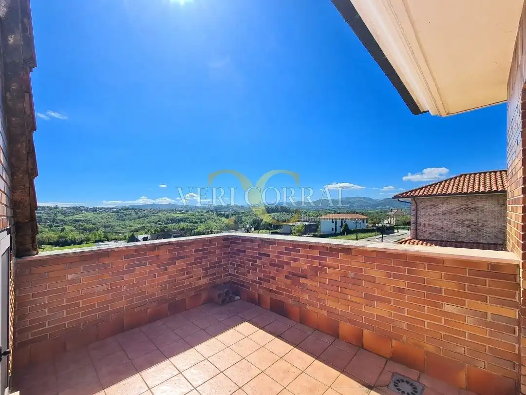 Terraza de Casa o chalet en venta en Oviedo  con Calefacción, Jardín privado y Terraza