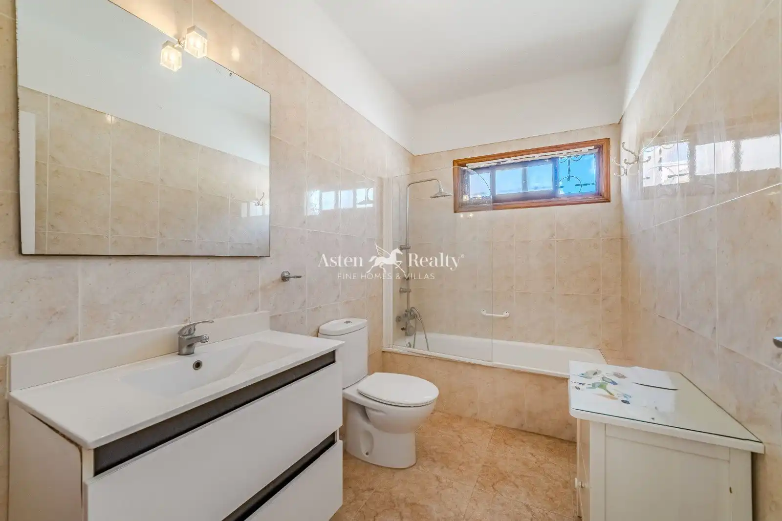 Bathroom of Houses for sale in San Cristóbal de la Laguna  with Terrace, Furnished and Alarm